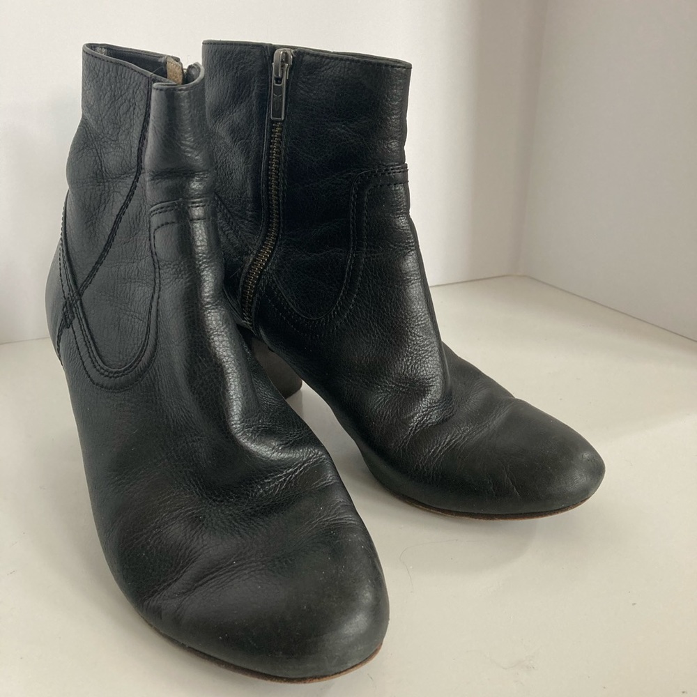 Frye Black Leather Stella Short Zip Boot Women’s 8.5